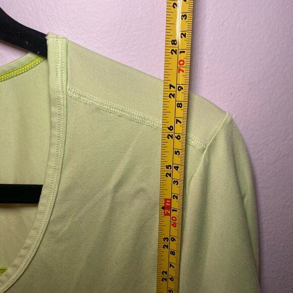Athleta Women's size Large Green Lightweight Long Sleeve Shirt Athletic Active - Picture 9 of 9